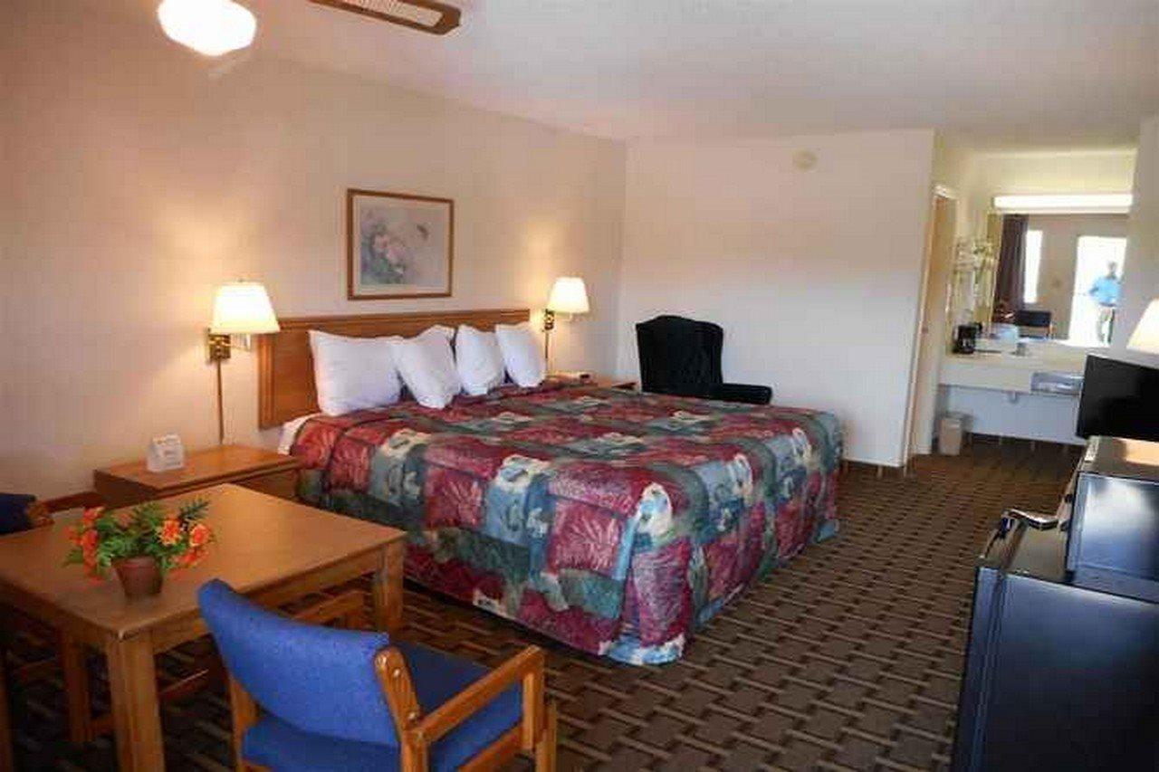 Americas Best Value Inn Blue Ridge Exterior photo