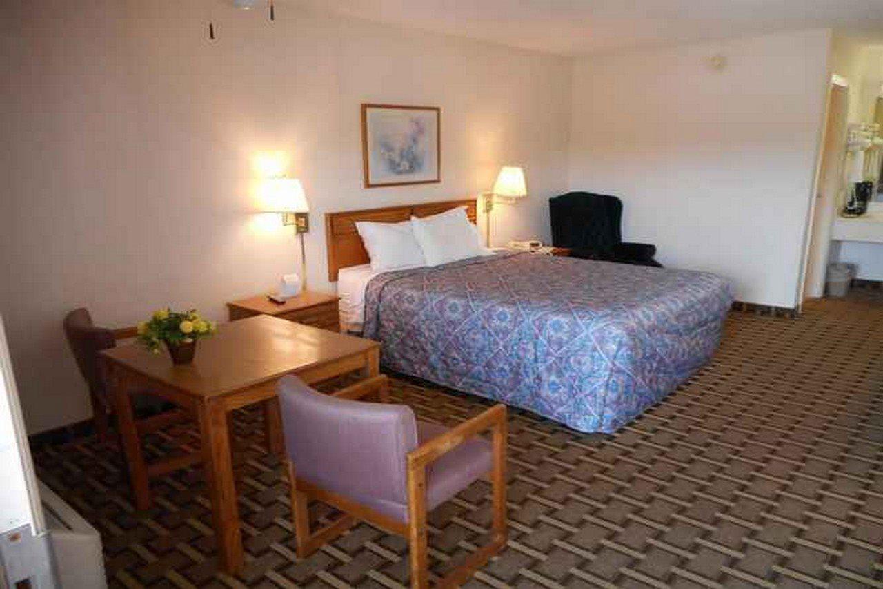 Americas Best Value Inn Blue Ridge Exterior photo